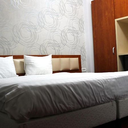 Kosher Hotel Lev Or Bucureşti Ngoại thất bức ảnh