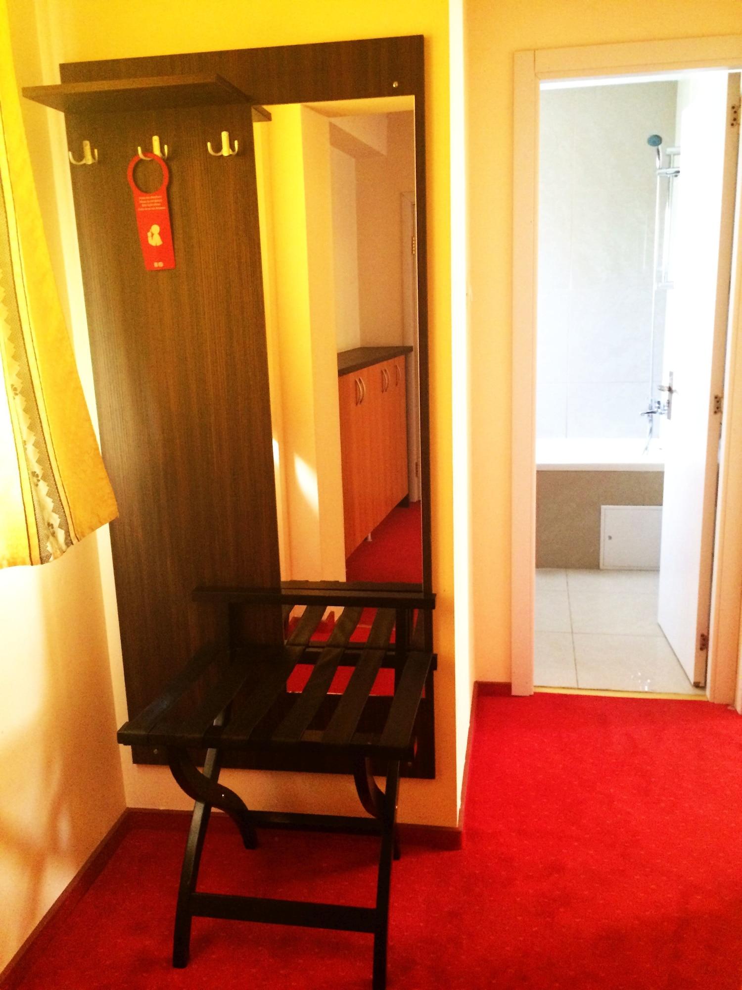 Kosher Hotel Lev Or Bucureşti Ngoại thất bức ảnh