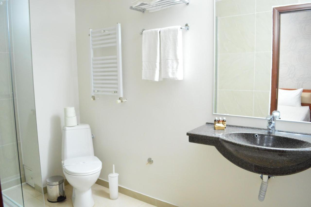 Kosher Hotel Lev Or Bucureşti Ngoại thất bức ảnh