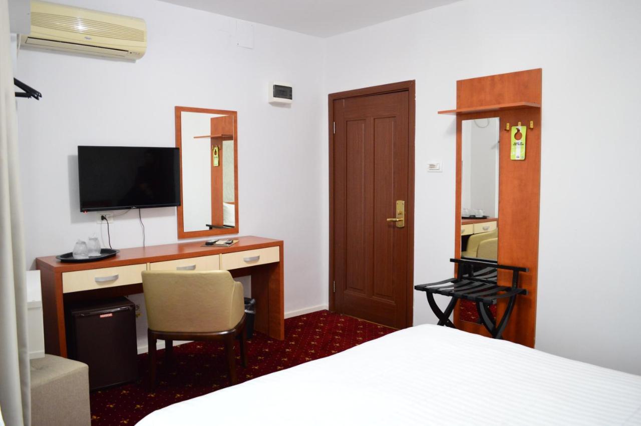 Kosher Hotel Lev Or Bucureşti Ngoại thất bức ảnh