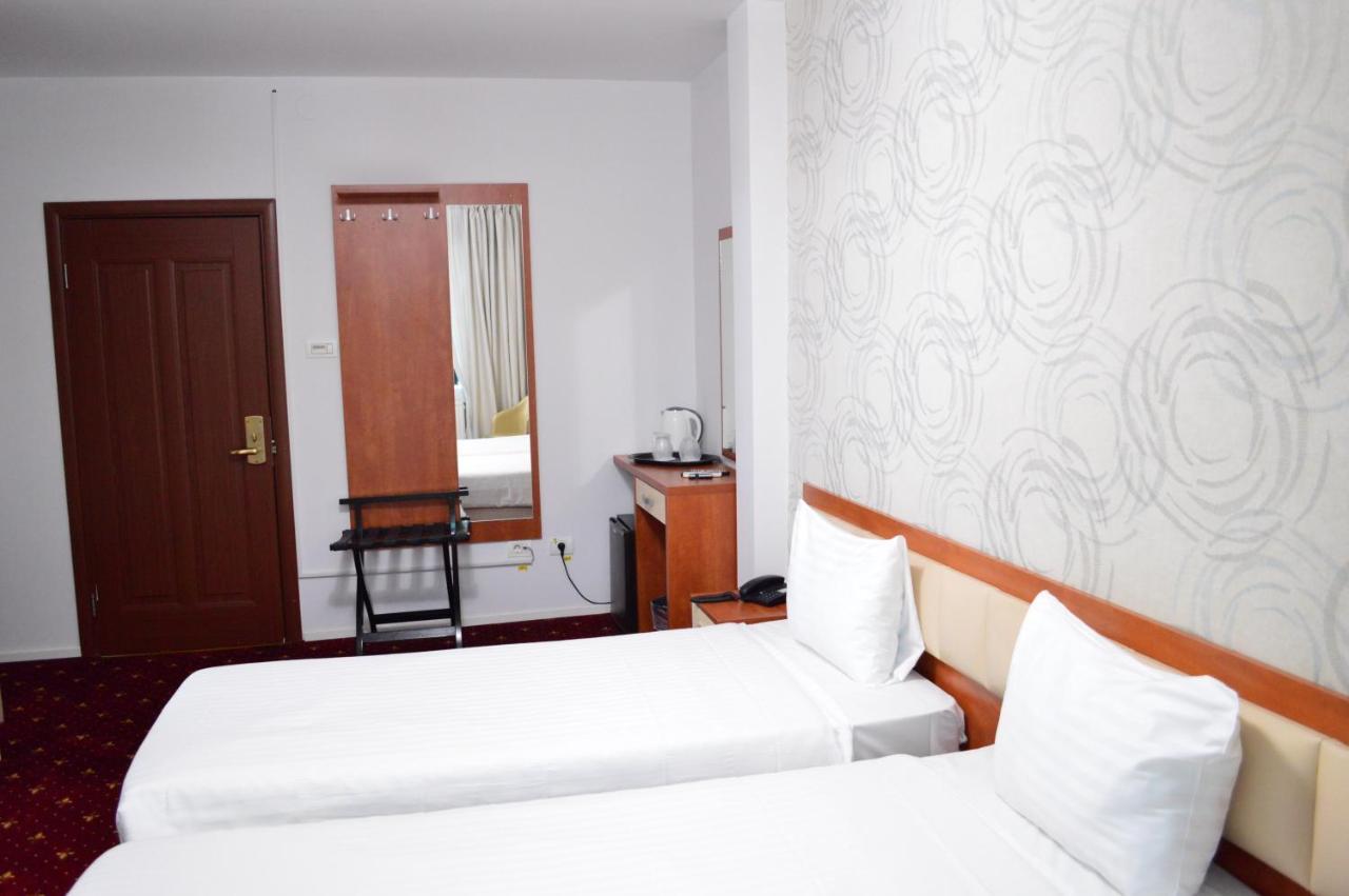 Kosher Hotel Lev Or Bucureşti Ngoại thất bức ảnh