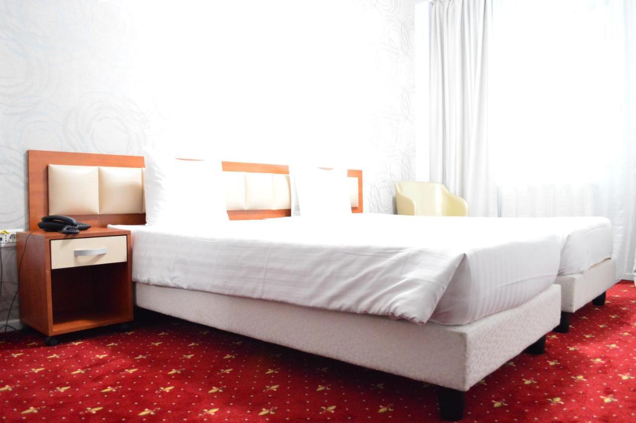 Kosher Hotel Lev Or Bucureşti Ngoại thất bức ảnh